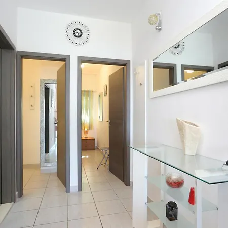 Apartment Family Friendly With A Swimming Pool Zatoglav, - 19761 *